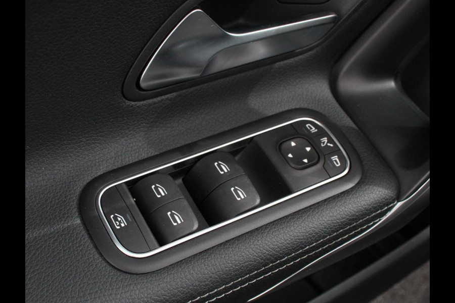Mercedes-Benz A-Klasse 200 Progressive | Navigatie | Climate Control | Lane Assist | Camera | Trekhaak | DAB | LED | Verkeersbord Herkenning | Mercedes-Benz A-Klasse 200 Progressive | Navigatie | Climate Control | Lane Assist | Camera | Trekhaak | DAB | LED | Verkeersbord Herkenning |