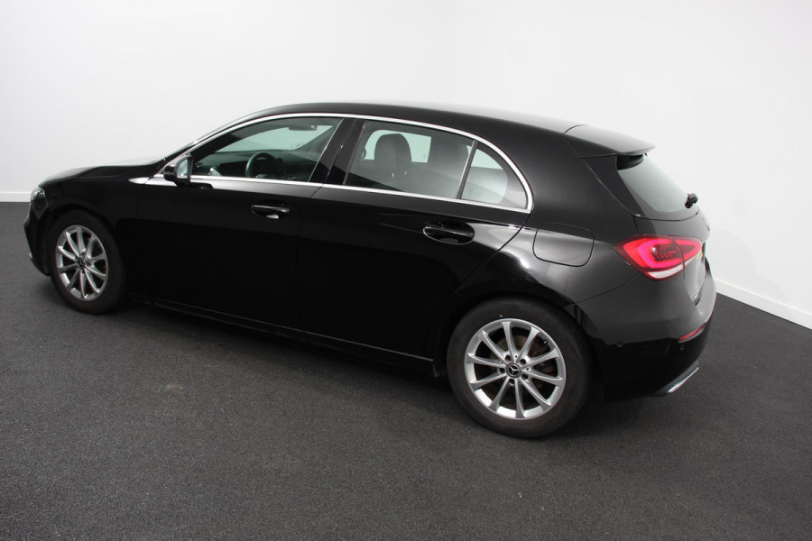 Mercedes-Benz A-Klasse 200 Progressive | Navigatie | Climate Control | Lane Assist | Camera | Trekhaak | DAB | LED | Verkeersbord Herkenning | Mercedes-Benz A-Klasse 200 Progressive | Navigatie | Climate Control | Lane Assist | Camera | Trekhaak | DAB | LED | Verkeersbord Herkenning |