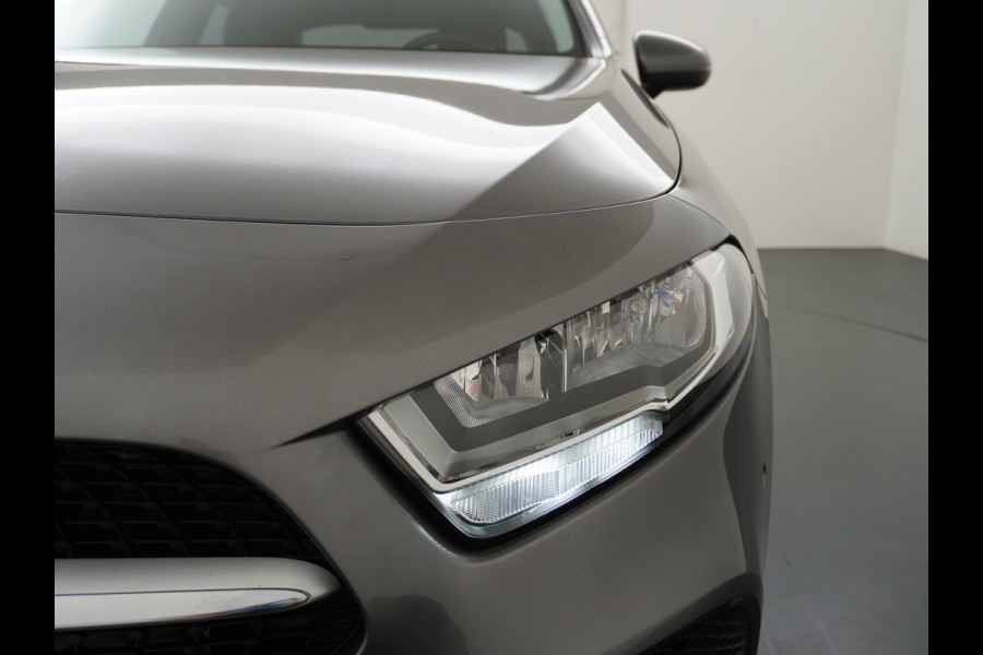 Mercedes-Benz A-Klasse 180 Sedan Navi Virtual-Cockpit Camera Ecc Cruise Control Pdc Keyless Stoelverwarming Regen-Lichtsensor Led Lmv Bluetooth Mercedes-Benz A-Klasse 180 Sedan Navi Virtual-Cockpit Camera Ecc Cruise Control Pdc Keyless Stoelverwarming Regen-Lichtsensor Led Lmv Bluetooth