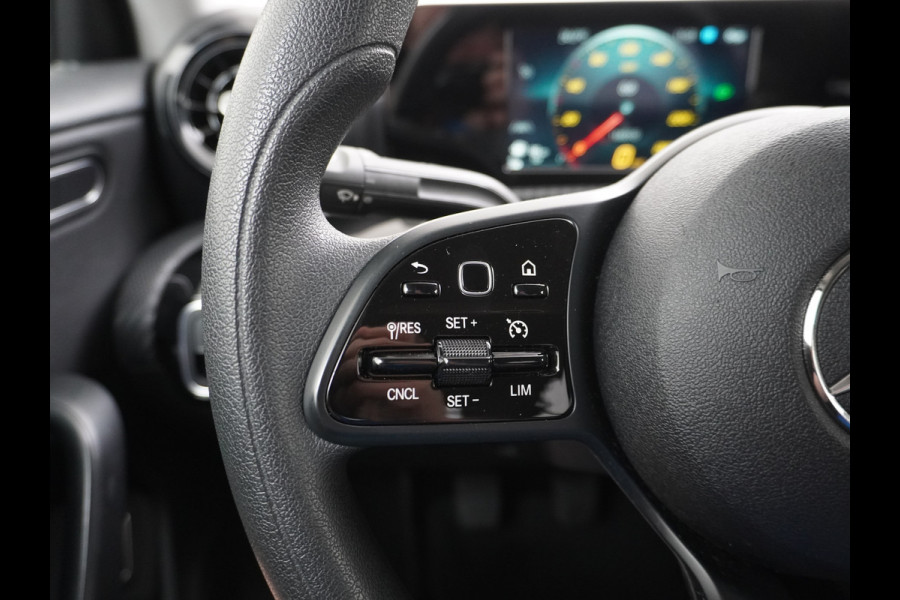 Mercedes-Benz A-Klasse 180 Sedan Navi Virtual-Cockpit Camera Ecc Cruise Control Pdc Keyless Stoelverwarming Regen-Lichtsensor Led Lmv Bluetooth Mercedes-Benz A-Klasse 180 Sedan Navi Virtual-Cockpit Camera Ecc Cruise Control Pdc Keyless Stoelverwarming Regen-Lichtsensor Led Lmv Bluetooth