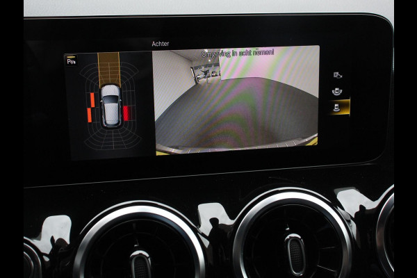 Mercedes-Benz GLA 200 Automaat AMG Line Nieuw model! Mercedes-Benz GLA-klasse 200 AMG Line 8-DCT | Navigatie | Climate Control | Camera | Half leder/alcantara | Led | Electrische achterklep | 19"Lichtmetalen velgen