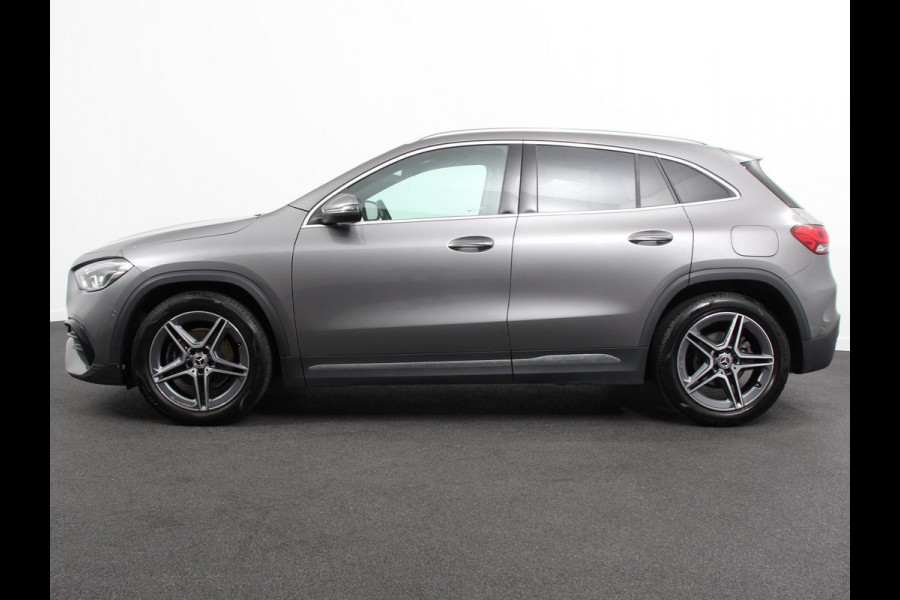 Mercedes-Benz GLA 200 Automaat AMG Line Nieuw model! Mercedes-Benz GLA-klasse 200 AMG Line 8-DCT | Navigatie | Climate Control | Camera | Half leder/alcantara | Led | Electrische achterklep | 19"Lichtmetalen velgen