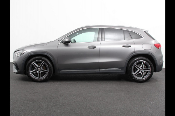 Mercedes-Benz GLA 200 Automaat AMG Line Nieuw model! Mercedes-Benz GLA-klasse 200 AMG Line 8-DCT | Navigatie | Climate Control | Camera | Half leder/alcantara | Led | Electrische achterklep | 19"Lichtmetalen velgen