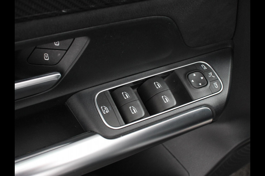 Mercedes-Benz GLA 200 Automaat AMG Line Nieuw model! Mercedes-Benz GLA-klasse 200 AMG Line 8-DCT | Navigatie | Climate Control | Camera | Half leder/alcantara | Led | Electrische achterklep | 19"Lichtmetalen velgen