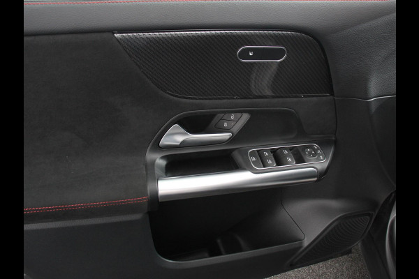 Mercedes-Benz GLA 200 Automaat AMG Line Nieuw model! Mercedes-Benz GLA-klasse 200 AMG Line 8-DCT | Navigatie | Climate Control | Camera | Half leder/alcantara | Led | Electrische achterklep | 19"Lichtmetalen velgen