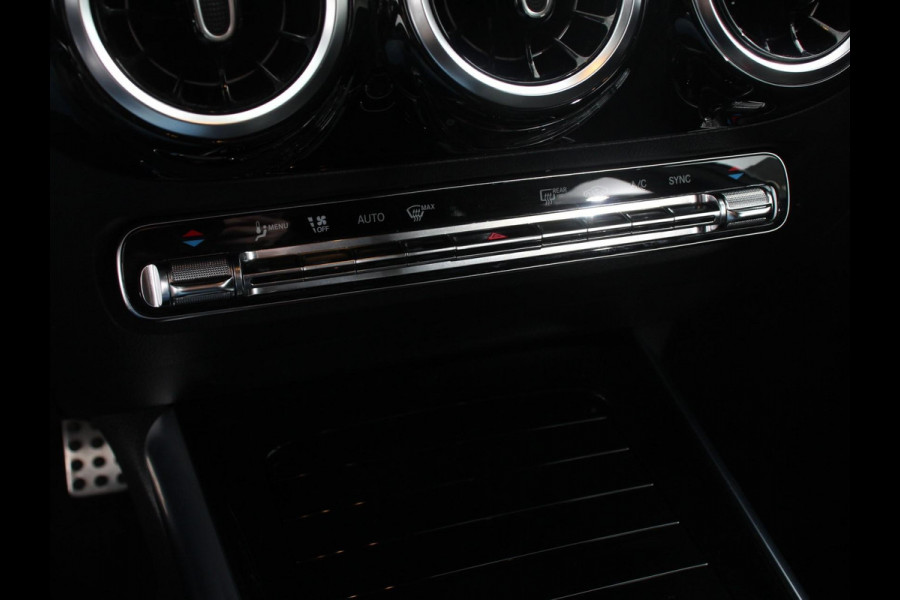 Mercedes-Benz GLA 200 Automaat AMG Line Nieuw model! Mercedes-Benz GLA-klasse 200 AMG Line 8-DCT | Navigatie | Climate Control | Camera | Half leder/alcantara | Led | Electrische achterklep | 19"Lichtmetalen velgen