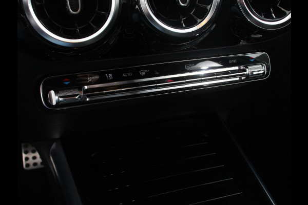 Mercedes-Benz GLA 200 Automaat AMG Line Nieuw model! Mercedes-Benz GLA-klasse 200 AMG Line 8-DCT | Navigatie | Climate Control | Camera | Half leder/alcantara | Led | Electrische achterklep | 19"Lichtmetalen velgen