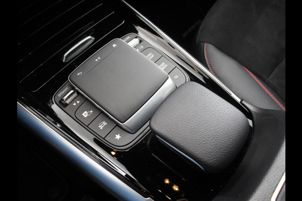 Mercedes-Benz GLA 200 Automaat AMG Line Nieuw model! Mercedes-Benz GLA-klasse 200 AMG Line 8-DCT | Navigatie | Climate Control | Camera | Half leder/alcantara | Led | Electrische achterklep | 19"Lichtmetalen velgen