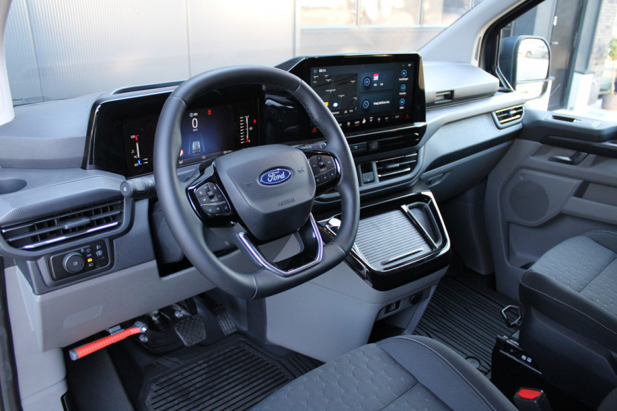 Ford Transit Custom 320 2.0 TDCI L2H1 Limited DC 136pk - 5 Zits - 360 Camera - Blind Spot - Stoelverwarming - Navi - ACC - Rijklaar