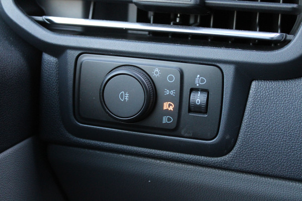 Ford Transit Custom 320 2.0 TDCI L2H1 Limited DC 136pk - 5 Zits - 360 Camera - Blind Spot - Stoelverwarming - Navi - ACC - Rijklaar