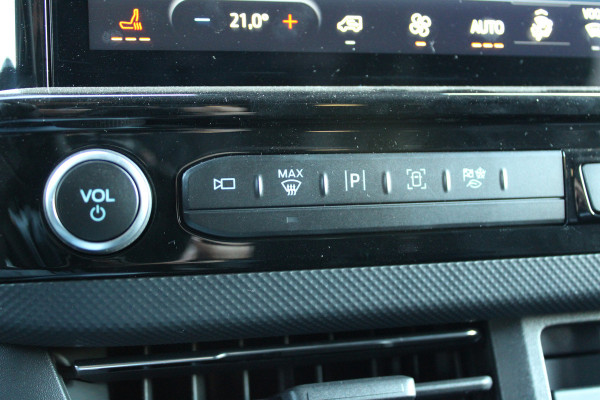 Ford Transit Custom 320 2.0 TDCI L2H1 Limited DC 136pk - 5 Zits - 360 Camera - Blind Spot - Stoelverwarming - Navi - ACC - Rijklaar