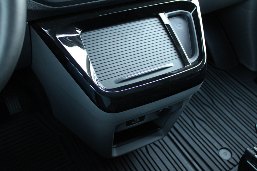 Ford Transit Custom 320 2.0 TDCI L2H1 Limited DC 136pk - 5 Zits - 360 Camera - Blind Spot - Stoelverwarming - Navi - ACC - Rijklaar