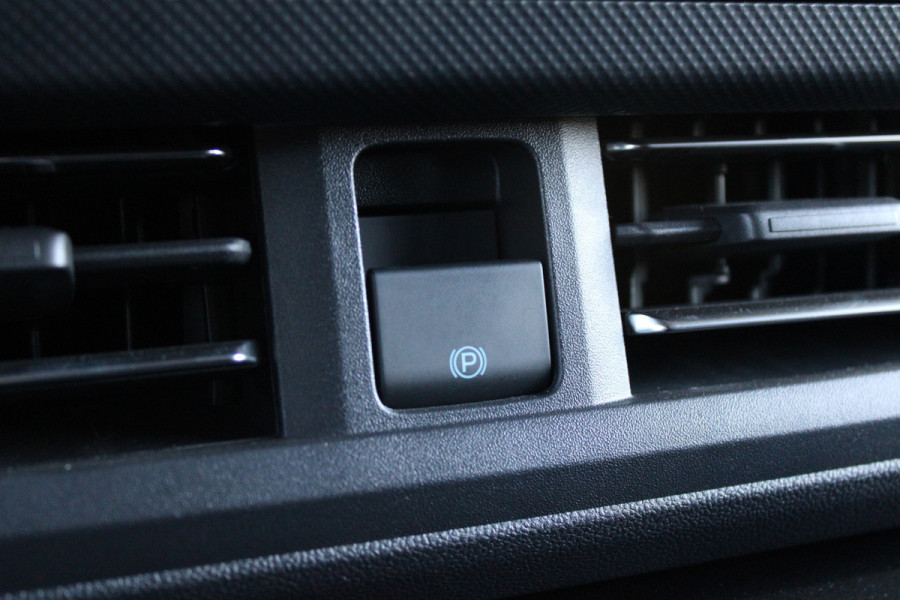 Ford Transit Custom 320 2.0 TDCI L2H1 Limited DC 136pk - 5 Zits - 360 Camera - Blind Spot - Stoelverwarming - Navi - ACC - Rijklaar