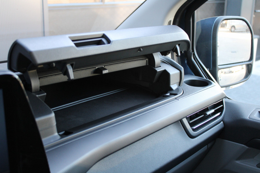 Ford Transit Custom 320 2.0 TDCI L2H1 Limited DC 136pk - 5 Zits - 360 Camera - Blind Spot - Stoelverwarming - Navi - ACC - Rijklaar