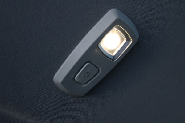 Ford Transit Custom 320 2.0 TDCI L2H1 Limited DC 136pk - 5 Zits - 360 Camera - Blind Spot - Stoelverwarming - Navi - ACC - Rijklaar