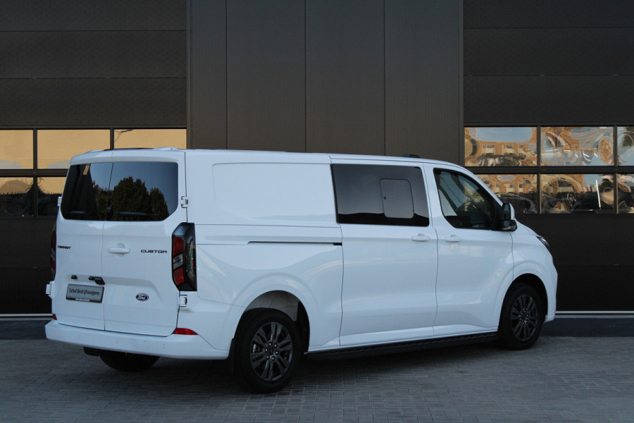 Ford Transit Custom 320 2.0 TDCI L2H1 Limited DC 170pk - 5 Zits - Adaptive Cruise - Navi - 2x Schuifdeur - Verwarmd stuur - 70l tank - 17" LM velgen