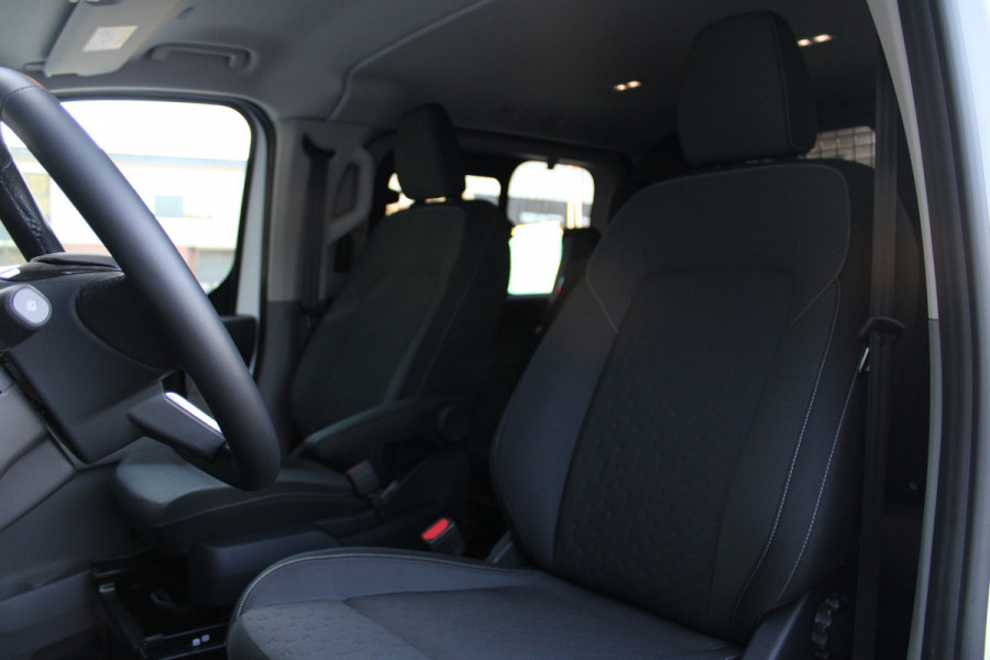 Ford Transit Custom 320 2.0 TDCI L2H1 Limited DC 170pk - 5 Zits - Adaptive Cruise - Navi - 2x Schuifdeur - Verwarmd stuur - 70l tank - 17" LM velgen