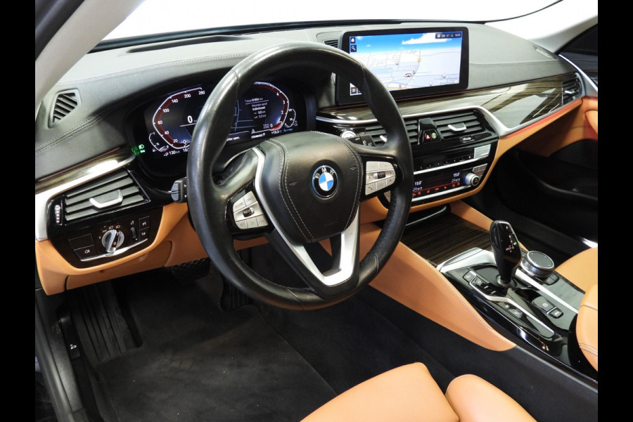 BMW 5 Serie Touring 530e Luxury Line NAVI/LEER/LASER LED/TREKH./18"LMV!