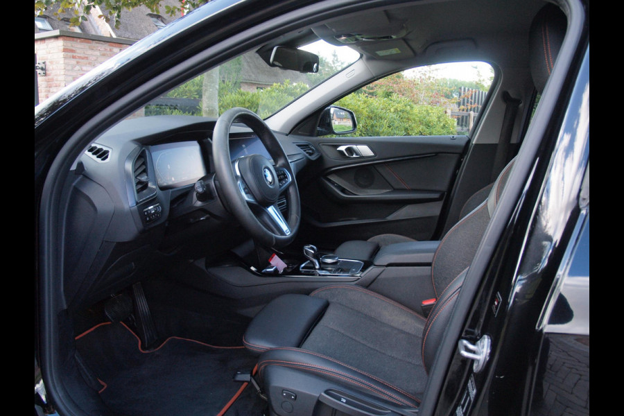 BMW 1-serie 118i Executive Edition | Apple Carplay | Cruise Control | Parkeersensoren | Automaat |