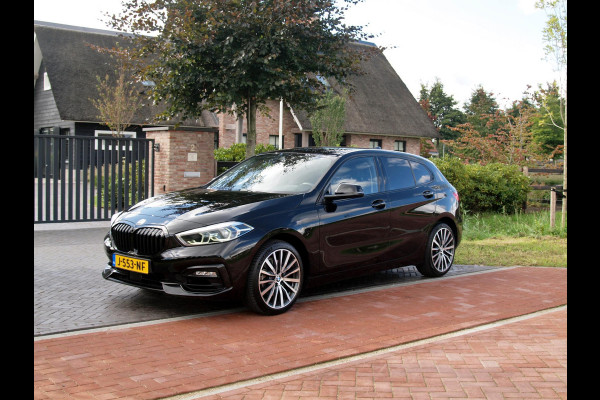 BMW 1-serie 118i Executive Edition | Apple Carplay | Cruise Control | Parkeersensoren | Automaat |