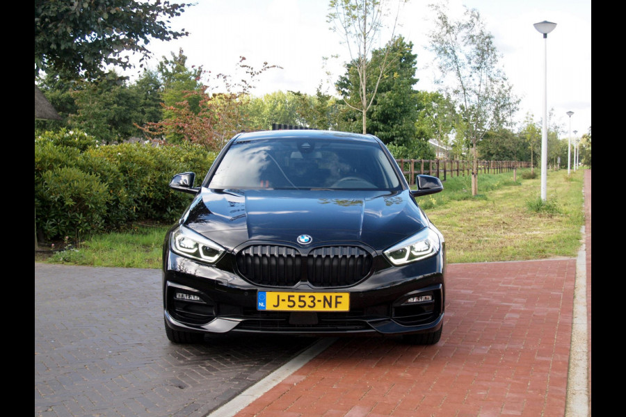 BMW 1-serie 118i Executive Edition | Apple Carplay | Cruise Control | Parkeersensoren | Automaat |