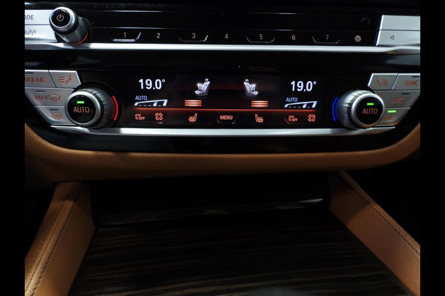 BMW 5 Serie Touring 530e Luxury Line NAVI/LEER/LASER LED/TREKH./18"LMV!