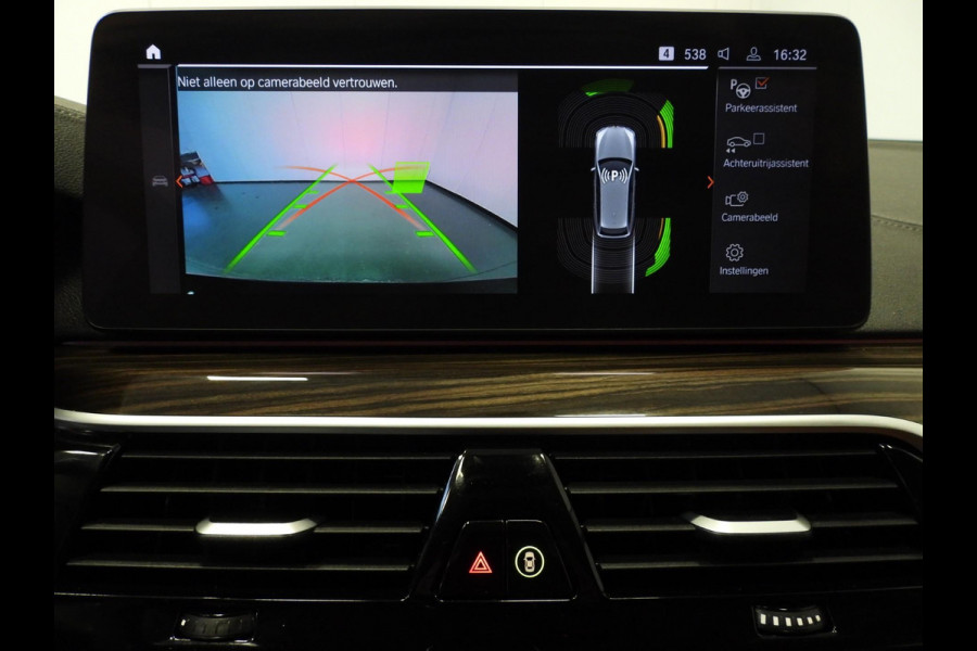 BMW 5 Serie Touring 530e Luxury Line NAVI/LEER/LASER LED/TREKH./18"LMV!