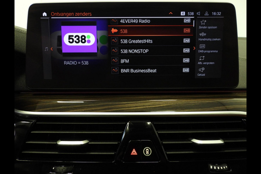 BMW 5 Serie Touring 530e Luxury Line NAVI/LEER/LASER LED/TREKH./18"LMV!