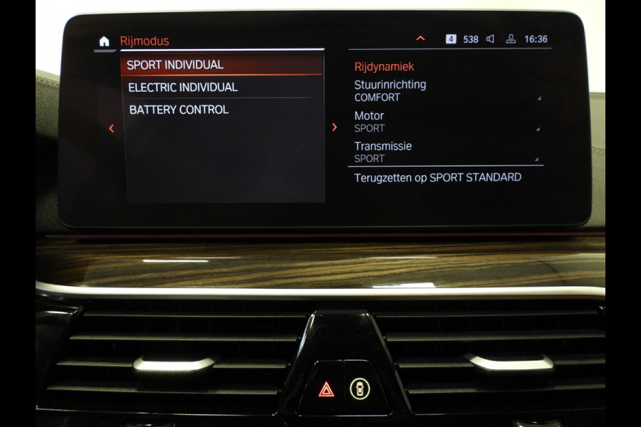 BMW 5 Serie Touring 530e Luxury Line NAVI/LEER/LASER LED/TREKH./18"LMV!