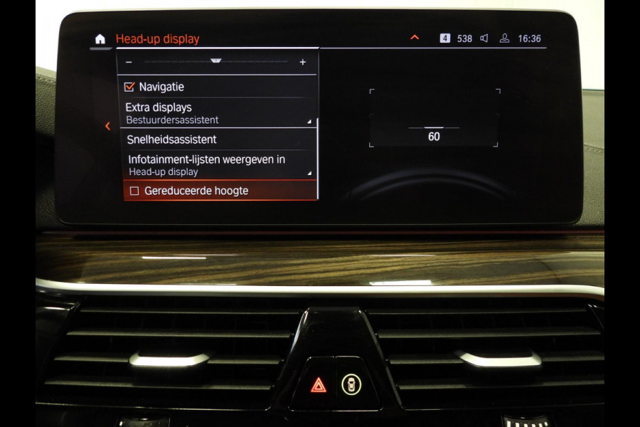 BMW 5 Serie Touring 530e Luxury Line NAVI/LEER/LASER LED/TREKH./18"LMV!