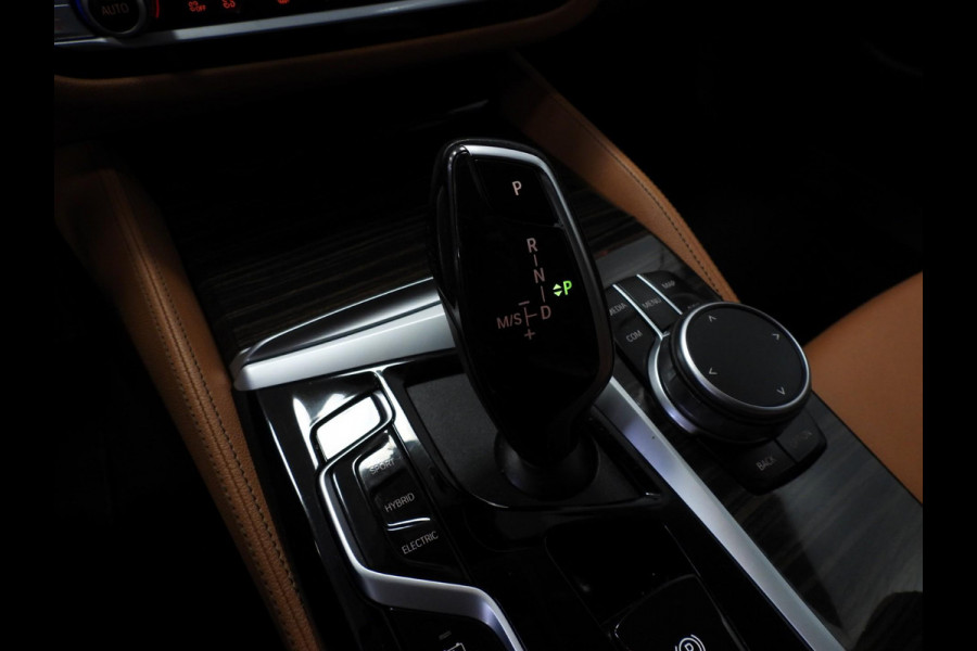 BMW 5 Serie Touring 530e Luxury Line NAVI/LEER/LASER LED/TREKH./18"LMV!