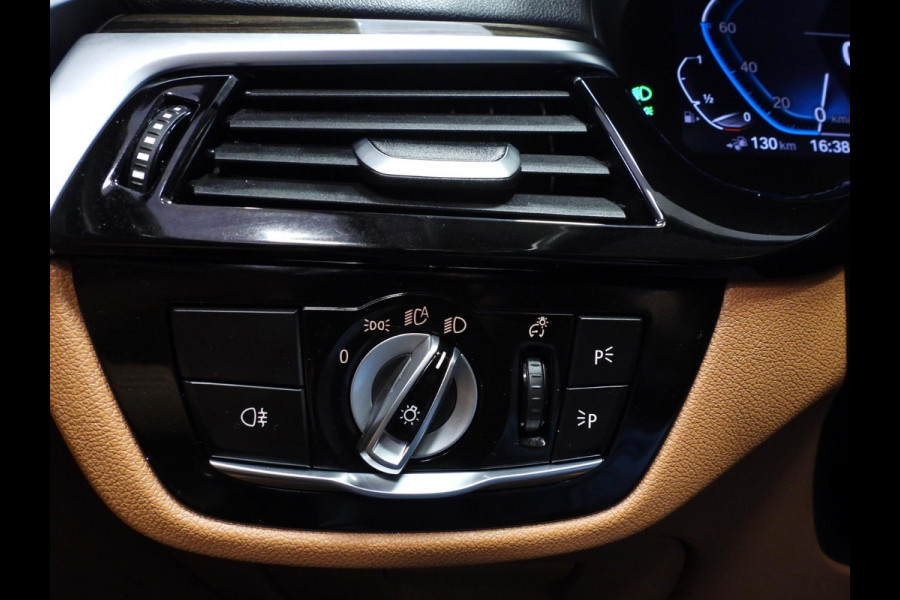 BMW 5 Serie Touring 530e Luxury Line NAVI/LEER/LASER LED/TREKH./18"LMV!