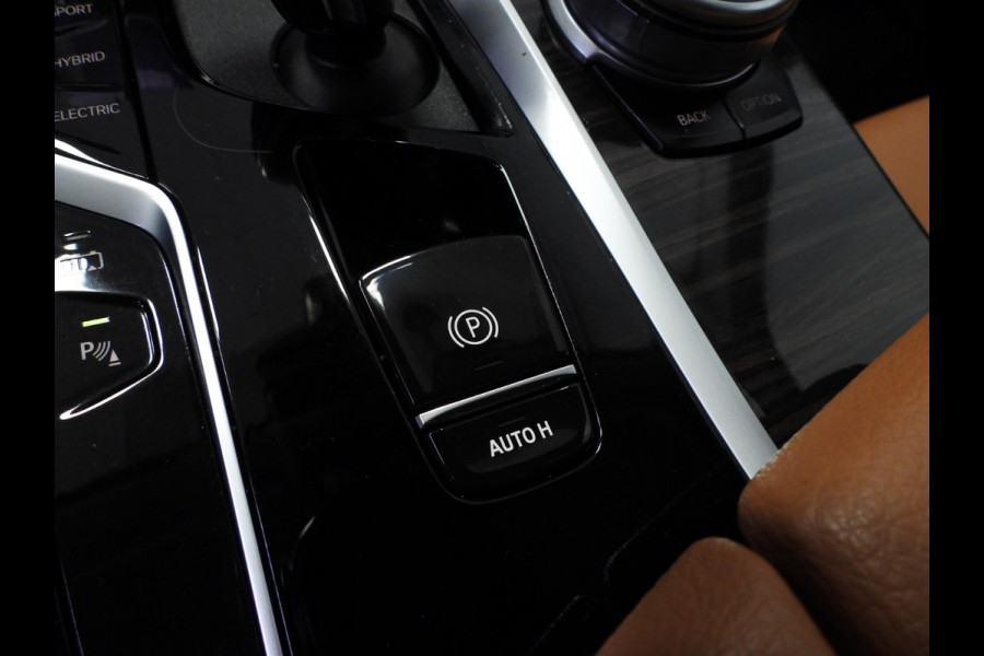 BMW 5 Serie Touring 530e Luxury Line NAVI/LEER/LASER LED/TREKH./18"LMV!