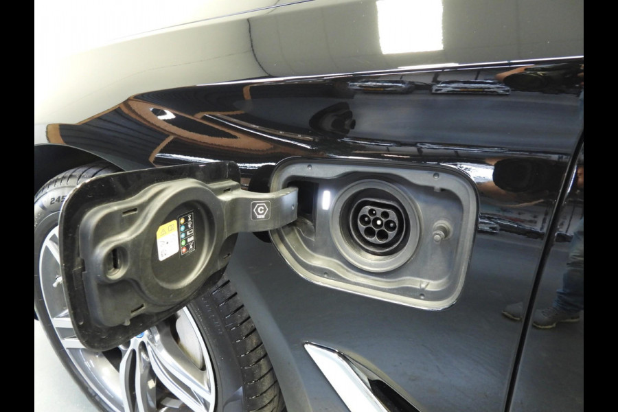 BMW 5 Serie Touring 530e Luxury Line NAVI/LEER/LASER LED/TREKH./18"LMV!