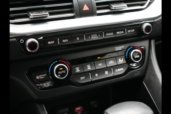 Kia Niro 1.6 GDi Hybrid DynamicLine Plug In Hybrid 142pk Dealer O.H PHEV | Adaptive Cruise | JBL Sound | Lederen Sportstoelen Verwarmd | Keyless | Apple Carplay | Camera | Navigatie | Blis | Virtual |  DAB |