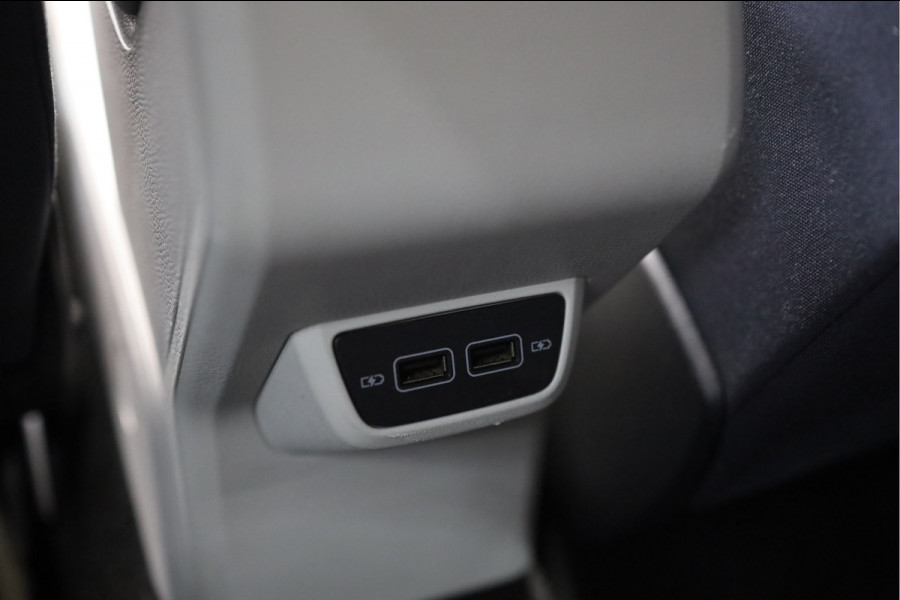 Volkswagen Polo 1.0 MPI Beats | Beats Interieur | Beats Audio | sportive striping | CarPlay | stof- Leer bekleding | Unieke Beats uitvoering |