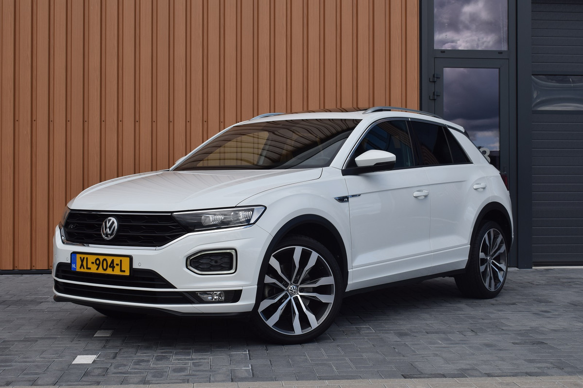 Volkswagen T-Roc 1.5 TSI 150pk DSG R-line Pano | Trekhaak Volkswagen T-Roc 1.5 TSI 150pk DSG R-line Pano | Trekhaak