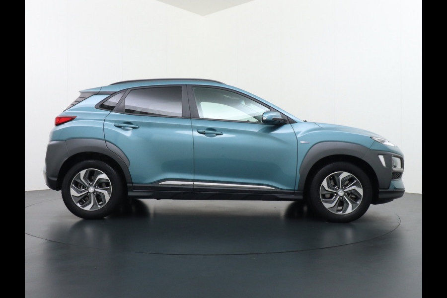 Hyundai Kona 1.6GDI HEV Hybride Trekhaak Camera Adap.Cruise Head-Up Display Navi Ecc Fashion Keyless Apple Carplay/Android Auto Privacy Glas 1e Eigenaar 1.300KG Trekgewicht Origineel Nederlandse Auto