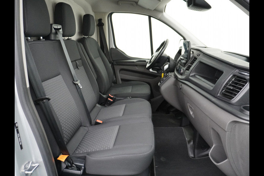 Ford Transit Custom 300 2.0TDCI 130PK AUTOMAAT L2H1 3-Persoons Trekhaak Camera Cruise Control DAB Pdc Trend Schuifdeur Betonplex vloer Lat om Lat Wandbetimmering 1.750KG Trekgewicht Euro 6