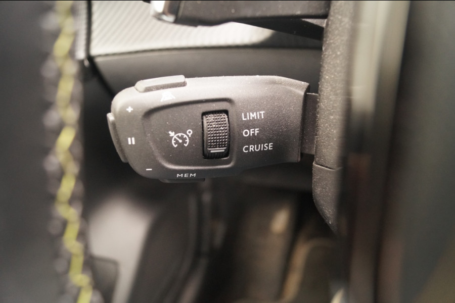 Peugeot 208 1.2 PureTech 130pk Automaat GT Pack -LEER-NAVI-ECC-