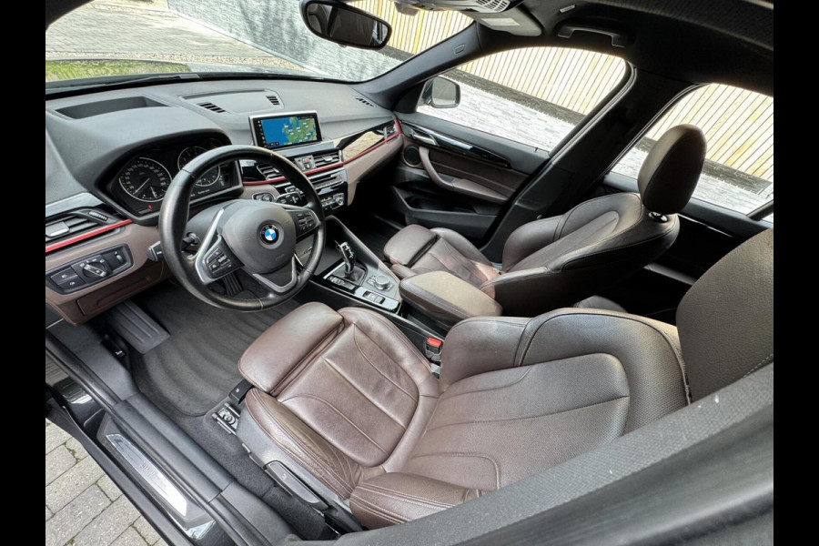BMW X1 sDrive20i High Executive Automaat | Lederen bekleding | Stoelverwarming | Navigatiesysteem | Cruise control | Climate control |