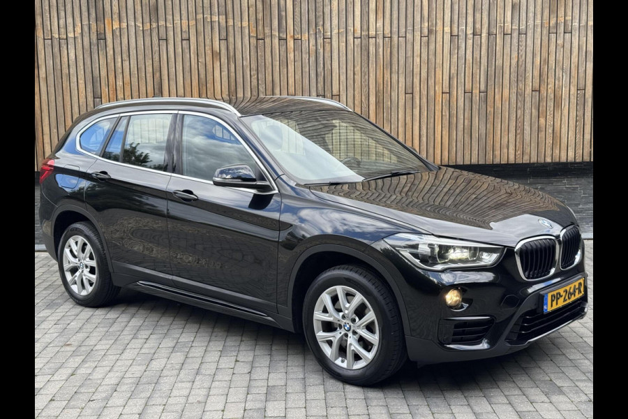 BMW X1 sDrive20i High Executive Automaat | Lederen bekleding | Stoelverwarming | Navigatiesysteem | Cruise control | Climate control |