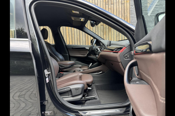BMW X1 sDrive20i High Executive Automaat | Lederen bekleding | Stoelverwarming | Navigatiesysteem | Cruise control | Climate control |