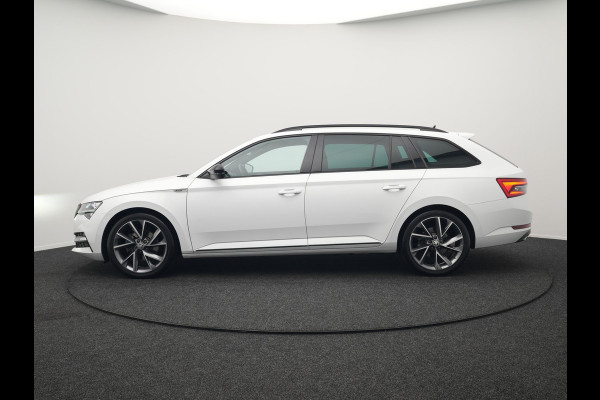 Škoda Superb Combi 1.4 TSI iV Sportline Business Plug In Hybrid 218pk Dealer O.H PHEV | Adaptive Cruise | Alcantara Sportstoelen Memory & Verwarmd | Apple Carplay | Sfeerverlichting | Keyless | Blis | Camera | Virtual | Navigatie | DAB |