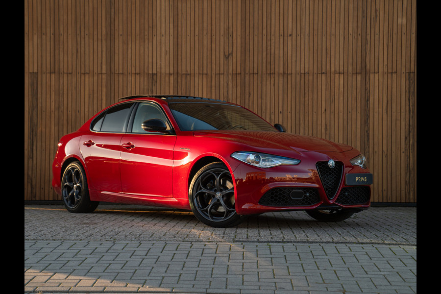 Alfa Romeo Giulia 2.0T 280pk Veloce AWD | Pano-dak | 19 inch | Harman/Kardon | Achterbank verwarming | Adapt. cruise