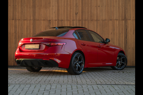 Alfa Romeo Giulia 2.0T 280pk Veloce AWD | Pano-dak | 19 inch | Harman/Kardon | Achterbank verwarming | Adapt. cruise