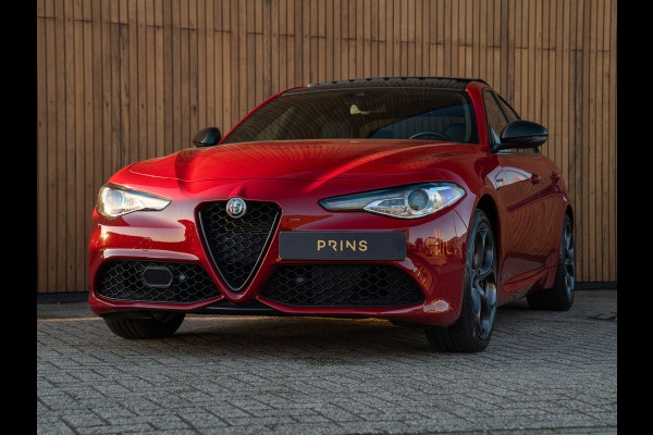 Alfa Romeo Giulia 2.0T 280pk Veloce AWD | Pano-dak | 19 inch | Harman/Kardon | Achterbank verwarming | Adapt. cruise