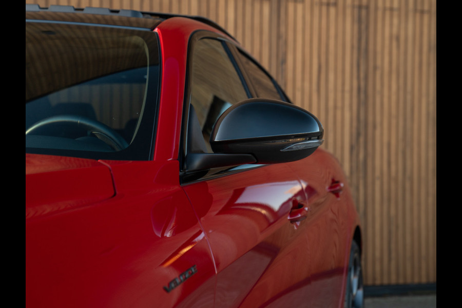 Alfa Romeo Giulia 2.0T 280pk Veloce AWD | Pano-dak | 19 inch | Harman/Kardon | Achterbank verwarming | Adapt. cruise