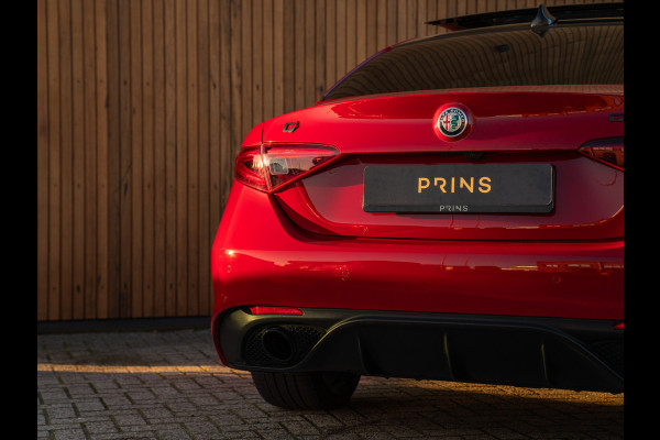 Alfa Romeo Giulia 2.0T 280pk Veloce AWD | Pano-dak | 19 inch | Harman/Kardon | Achterbank verwarming | Adapt. cruise