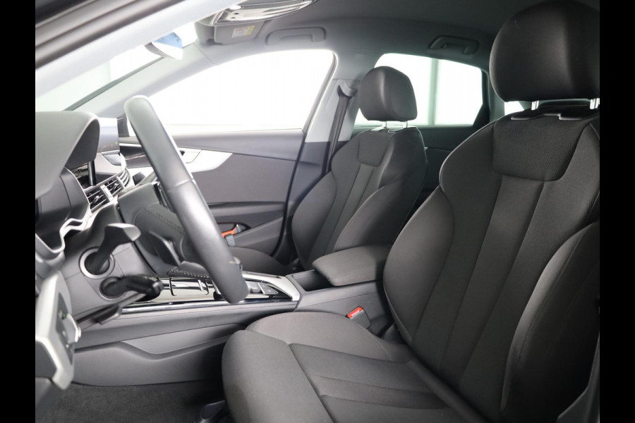 Audi A4 Limousine 35 TFSI Launch edition Business 150pk | Navigatie | Virtual Cockpit | Led koplampen | Navigatie | Sportstoelen Audi A4 Limousine 35 TFSI Launch edition Business 150pk | Navigatie | Virtual Cockpit | Led koplampen | Navigatie | Sportstoelen